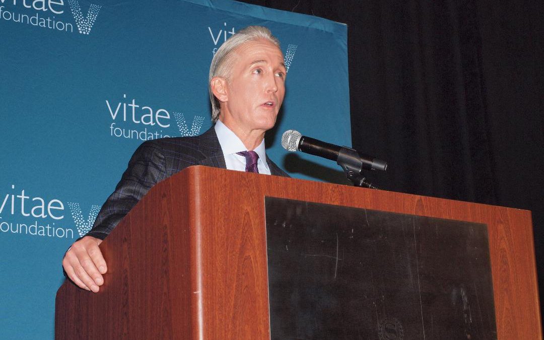 Gowdy Wows Vitae Audience at Sold-Out KC Event